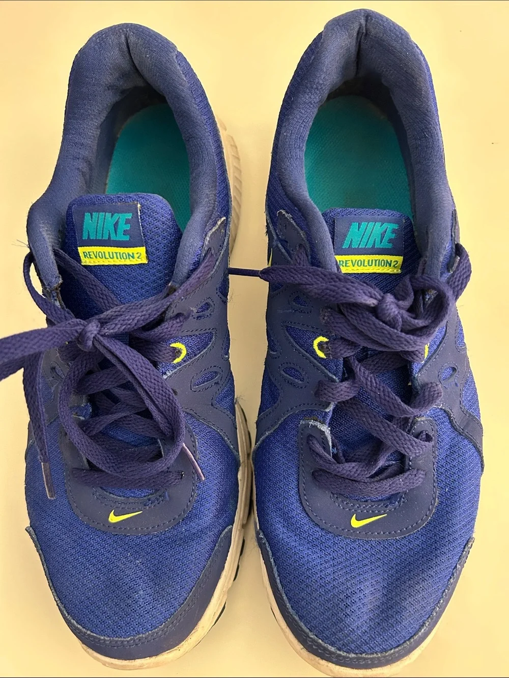 Nike Revolution 2 Mens Running Shoes in Hyper Blue/Volt, size 11 - Picture 3 of 7